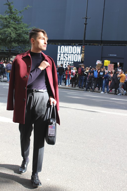 die Menschen in London, roter Mantel für Männer 7
