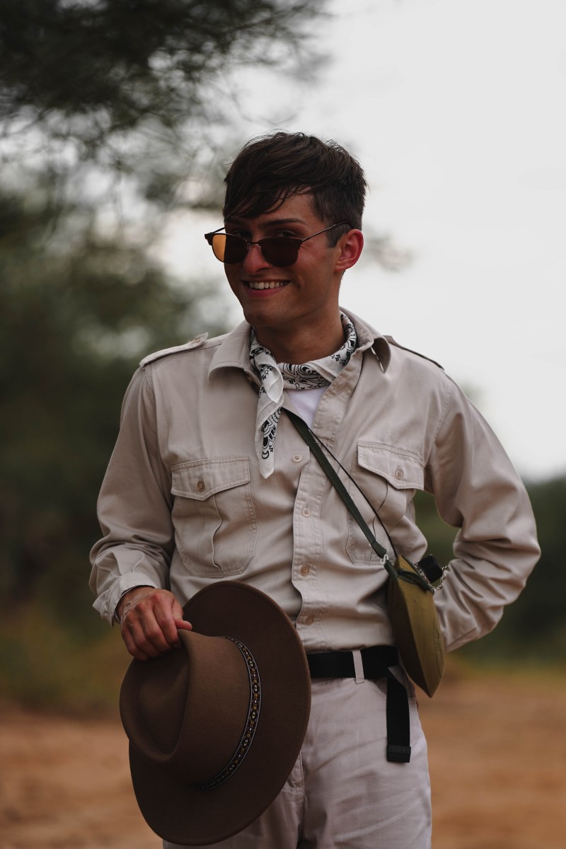 Safari Look für Männer Mister Matthew Tarangire National Park Tansania Afrika 10