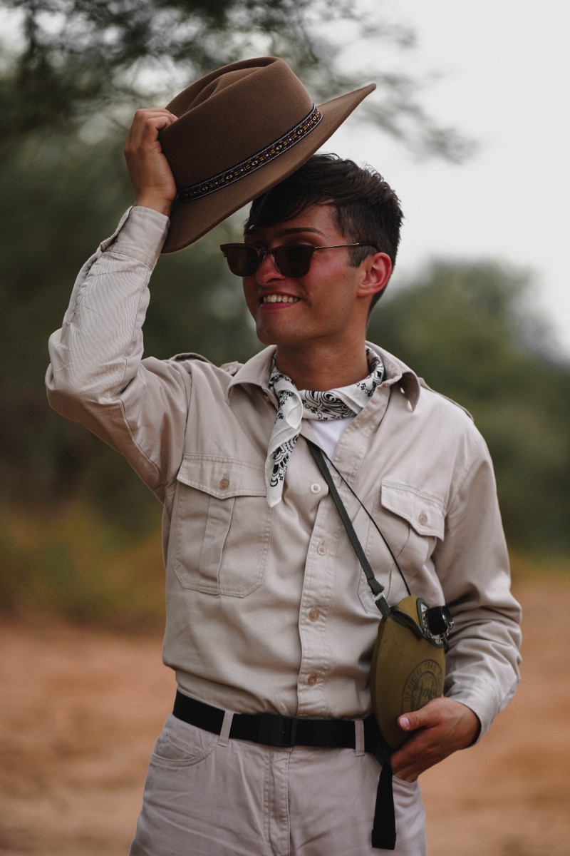 Safari Look für Männer Mister Matthew Tarangire National Park Tansania Afrika 11