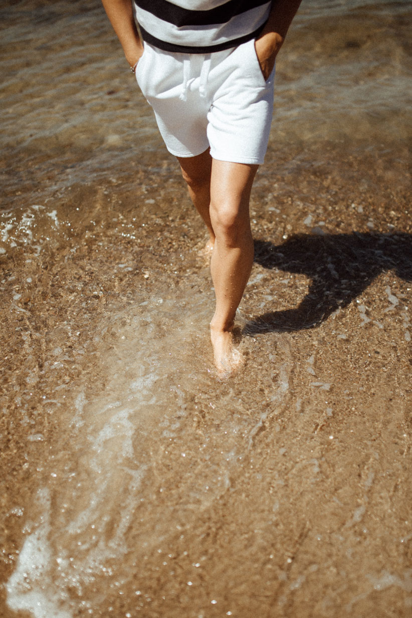 Marine Look | Beach Look | Strand Outfit | Ostsee | Streifen Shirt mit weißer Hose und Adidas Kappe | Fashion Blog für Männer | Mister Matthew 7