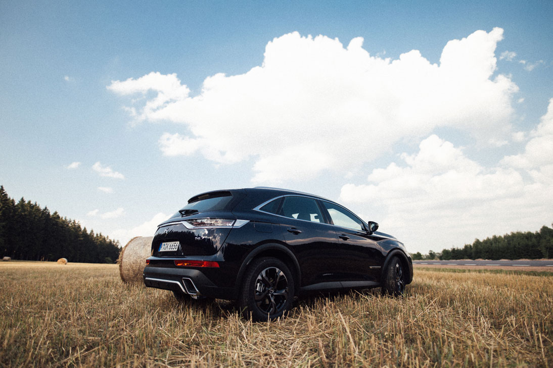 DS7 Crossback hinten | Feld | schwarz 1 DS7 Crossback hinten | Feld | schwarz 1