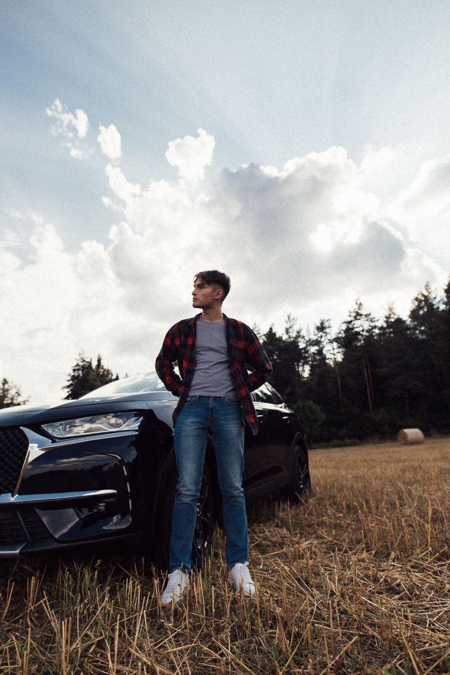 DS7 Crossback vorne | Feld | MISTER MATTHEW 3 DS7 Crossback vorne | Feld | MISTER MATTHEW 3