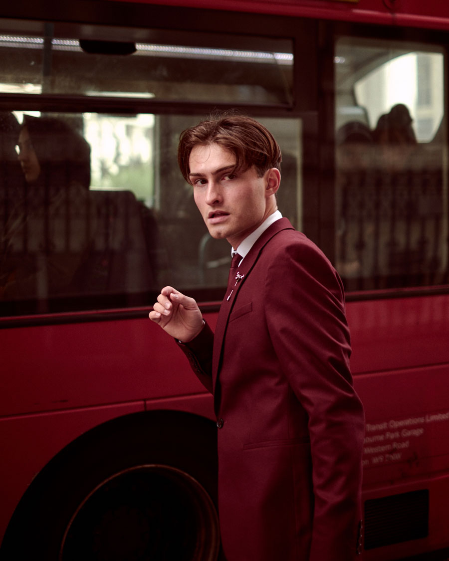 Rote Anzug für Männer | London Bank Station | Streetstyle | Mister Matthew | Matthias Limmer Dresden | 3