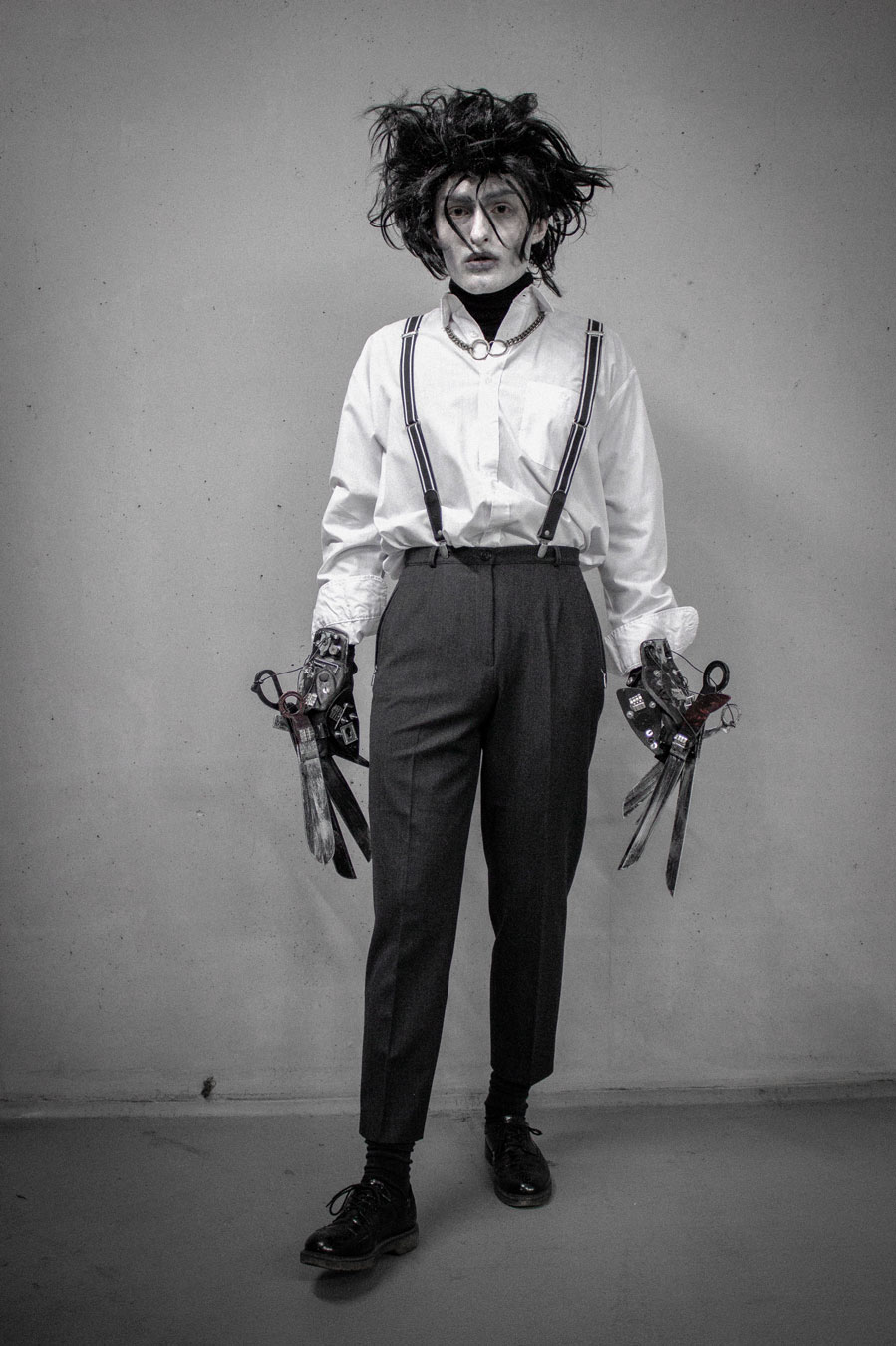 Edward mit den Scherenhänden Kostüm | Edward Scissorhands Costume | Mister Matthew | Halloween Kostüm Outfit 2 | Ball Bizarr