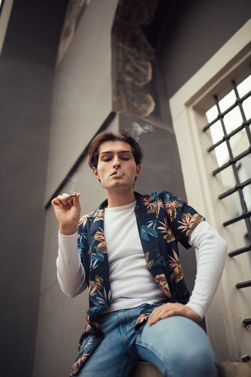 Legalisierung von Cannabis | Kiffen | Rauchen | Smoking | Drogen | Hemd mit Blumen | Mister Matthew | Matthias Limmer | 4