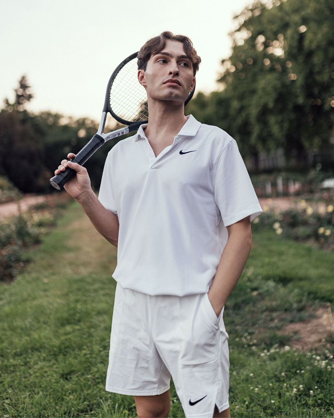 Tennis-Outfit für Männer.
